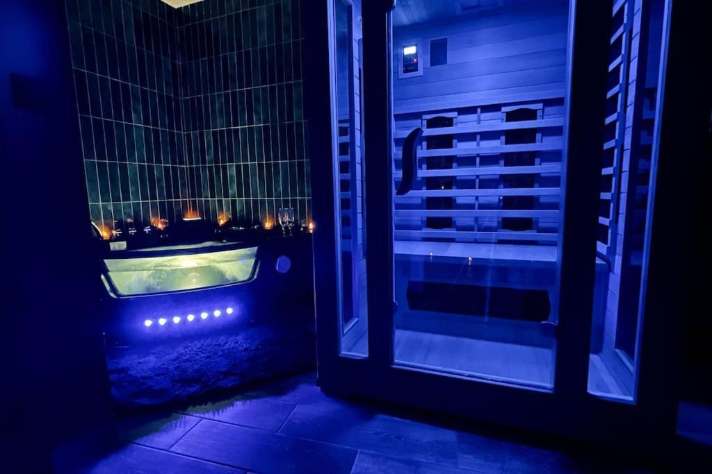 Love Room L' Orientale / Jacuzzi / Sauna Chateau-Landon Eksteriør billede